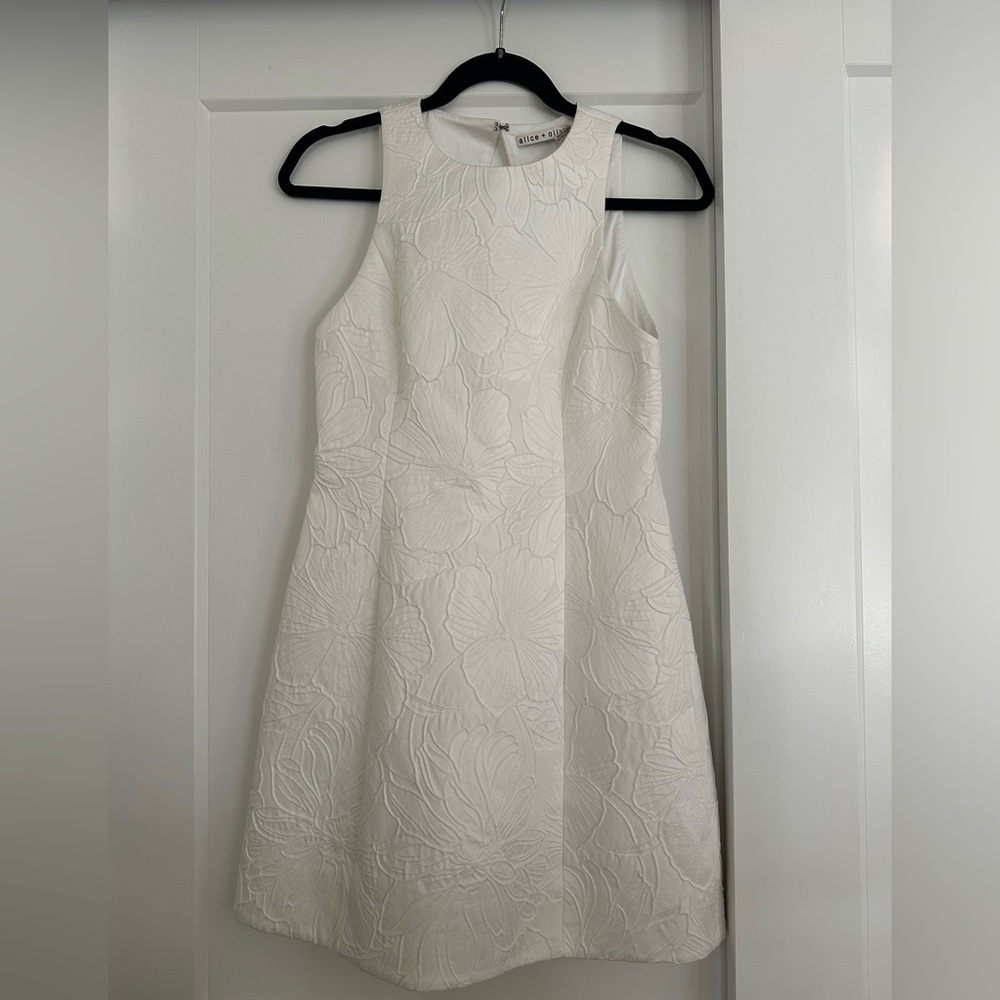 Alice and Olivia Coralia Lantern Dress With Open Back size 0